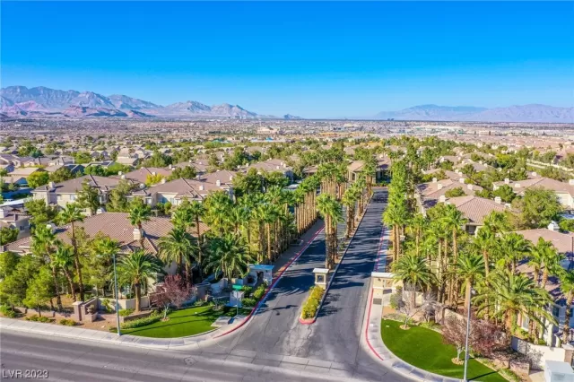 MLS: 2536043 Condo For Sale