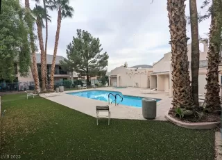 Photo #1: 2536087 Listing 