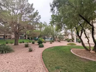 Photo #3: 2536087 Listing 