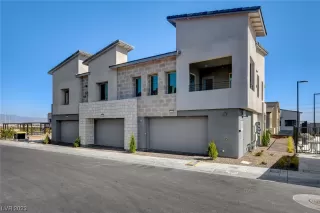 Photo #1: 2536092 Listing