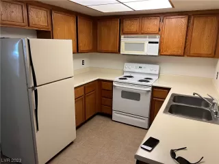 Photo #6: 2536104 Listing 