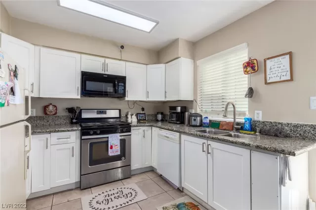 MLS: 2536113 Condo For Sale