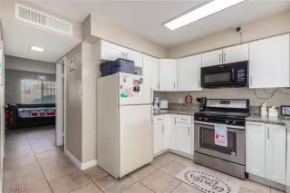 Photo #1: 2536113 Listing 
