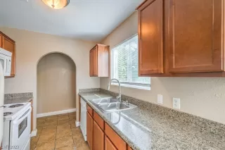 Photo #5: 2536150 Listing 