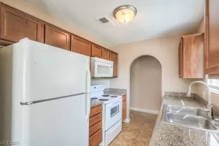 Photo #6: 2536150 Listing 