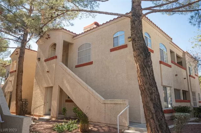 MLS: 2536162 Condo For Sale