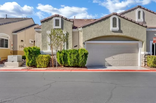 MLS: 2536284 Condo For Sale