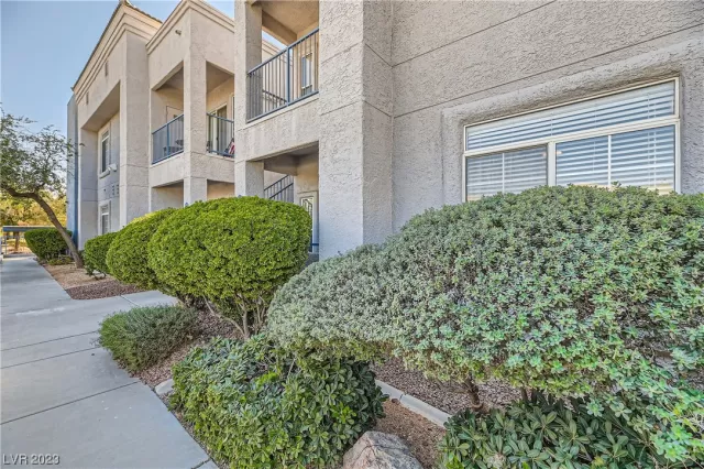 MLS: 2536288 Condo For Sale