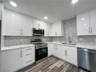 Photo #2: 2536304 Listing 