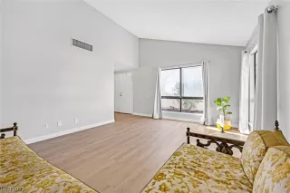 Photo #3: 2536336 Listing 