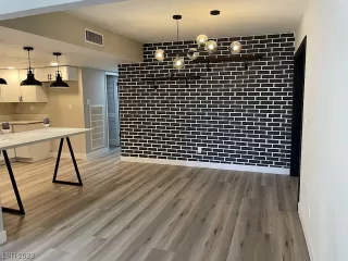 Photo #2: 2536343 Listing