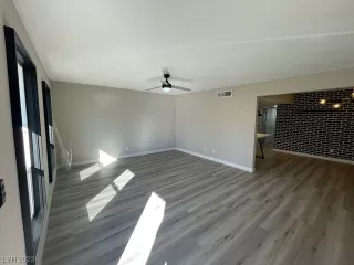 Photo #5: 2536343 Listing