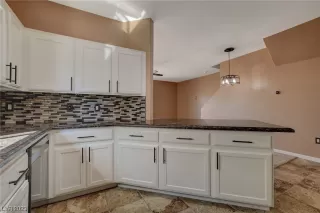 Photo #3: 2536344 Listing