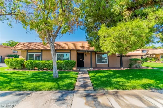 MLS: 2536373 Condo For Sale