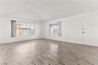 Photo #2: 2536373 Listing