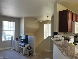 Photo #5: 2536409 Listing 