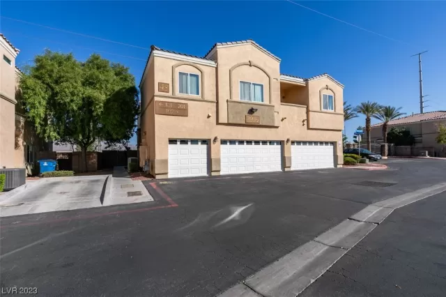 MLS: 2536422 Condo For Sale