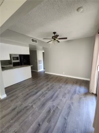 Photo #4: 2536425 Listing 