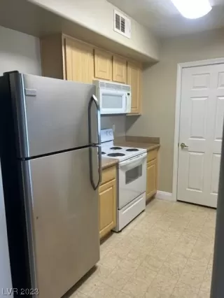 Photo #2: 2536426 Listing