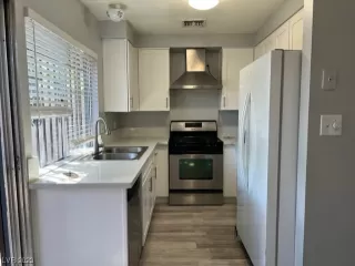 Photo #4: 2536435 Listing 