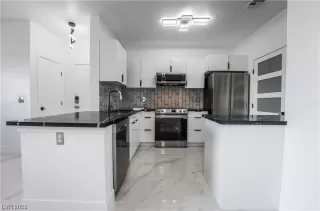 Photo #4: 2536462 Listing