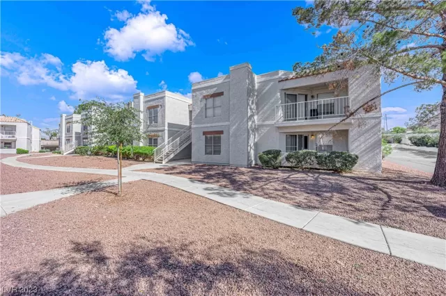 MLS: 2536488 Condo For Sale