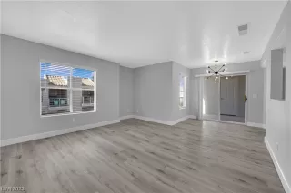 Photo #5: 2536488 Listing