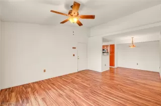 Photo #4: 2536501 Listing