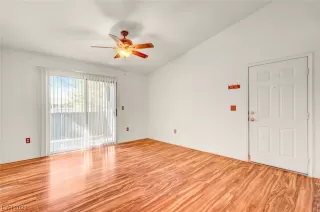 Photo #6: 2536501 Listing