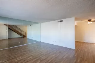 Photo #3: 2536507 Listing