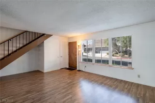 Photo #4: 2536507 Listing