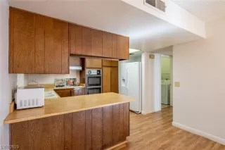 Photo #6: 2536507 Listing