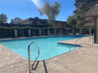 Photo #2: 2536540 Listing