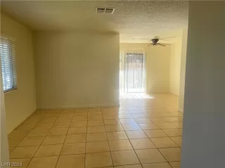 Photo #6: 2536540 Listing