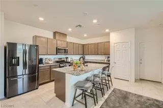 Photo #2: 2536542 Listing 