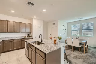 Photo #3: 2536542 Listing 