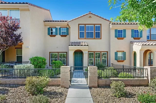 MLS: 2536597 Condo For Sale