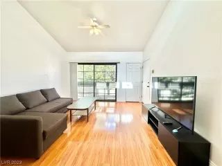 Photo #2: 2536654 Listing 