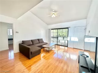 Photo #3: 2536654 Listing 