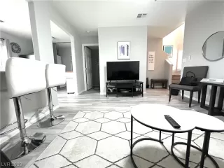 Photo #3: 2536661 Listing 
