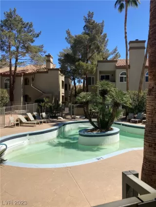Photo #1: 2536682 Listing