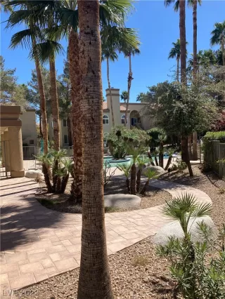 Photo #2: 2536682 Listing