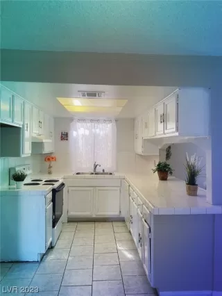 Photo #5: 2536749 Listing