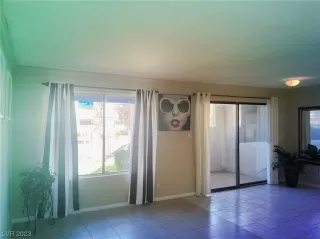 Photo #6: 2536749 Listing