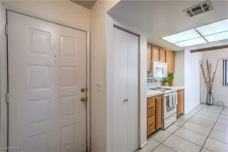 Photo #3: 2536754 Listing