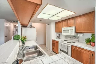 Photo #5: 2536754 Listing