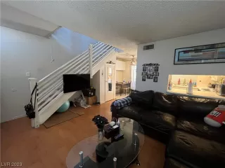 Photo #5: 2536791 Listing 