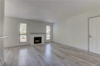 Photo #6: 2536796 Listing