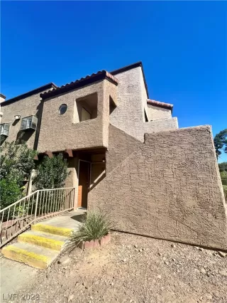 Photo #1: 2536801 Listing 