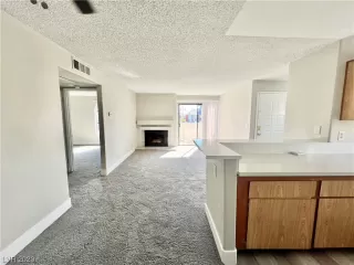 Photo #5: 2536801 Listing 